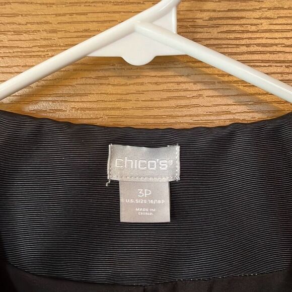 Chico’s Black White Trailing Roses Jacket Topper Size XL Petite - Picture 3 of 8